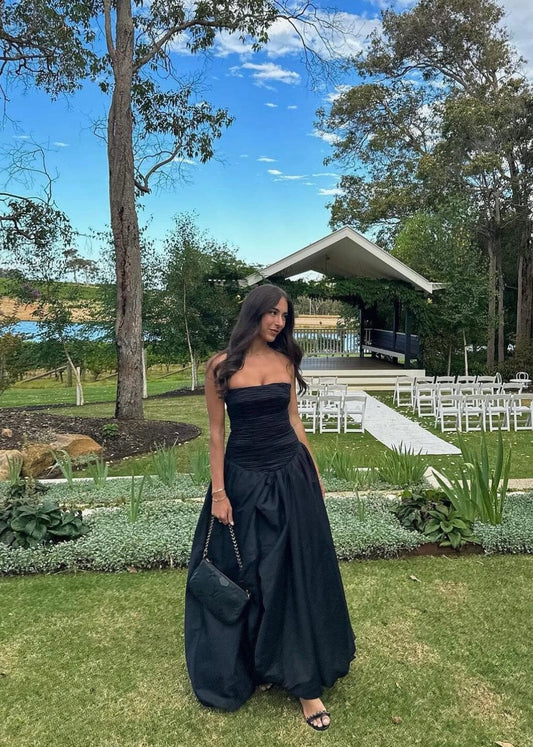 Violette Bubble Hem maxi in Black