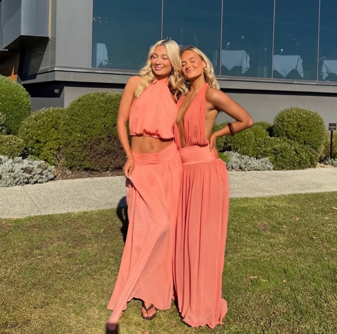 Melanie set in Coral