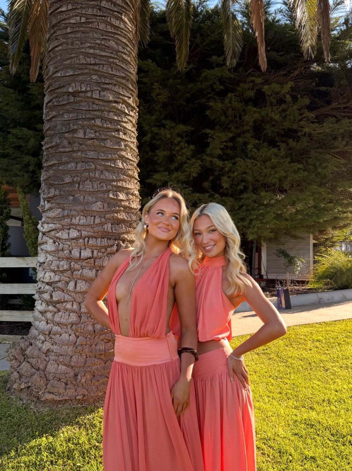 Melanie set in Coral